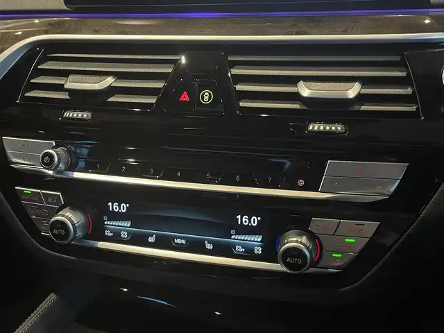 ＢＭＷ ５３０ｉ ツーリング Mスポーツ 宮城県 2018(平30)年 5.2万km サファイアブラックP セレクトパッケージ/ハイラインパッケージ/アクティブクルーズコントロール/インテリジェントセーフティ/レーンチェンジアシスト/レーンキープアシスト/パノラマガラスルーフ/harman/kardonサウンドシステム/ヘッドアップディスプレイ/iDriveナビゲーションシステム/フルセグTV/全方位カメラカメラ/ブラックレザーシート/全席シートヒーター/メモリ機能付きパワーシート/LEDヘッドライト/オートマチックハイビーム/コンフォートアクセス/パワーバックドア/純正19インチAW/ミラー一体型ETC車載器/ドライブレコーダー