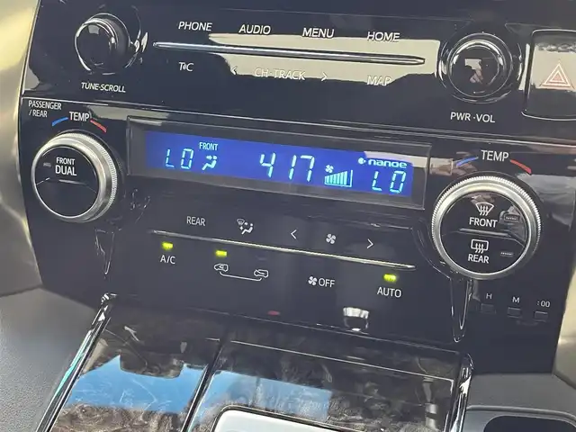 トヨタ アルファード S タイプゴールドⅢ 滋賀県 2022(令4)年 3.6万km ホワイトパールクリスタルシャイン 純正ナビ/・フルセグ/CD/DVD/Bluetooth/USB/フリップダウンモニター/サンルーフ/バックカメラ/BSM/両側自動ドア/パワーバックドア/デジタルインナーミラー/追従付クルーズコントロール/LEDヘッドライト/クリアランスソナー/オートマチックハイビーム/車線逸脱防止支援システム/横滑り防止システム/ハーフレザーシート/ETC