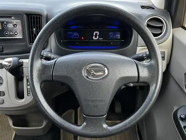 ダイハツ ミラ イース Xf 道央・札幌 2015(平27)年 9.6万km ライトローズマイカメタリック ４WD/純正オーディオ/AM/FM/CD/AUX/アイドリングストップ/リモコンキー/ハロゲンヘッドライト/ヘッドライトレベライザー/電動格納ミラー/純正フロアマット/ドアバイザー/社外エンジンスターター/社外AW付冬タイヤ積込/155/65/R14/2021年/山6mm