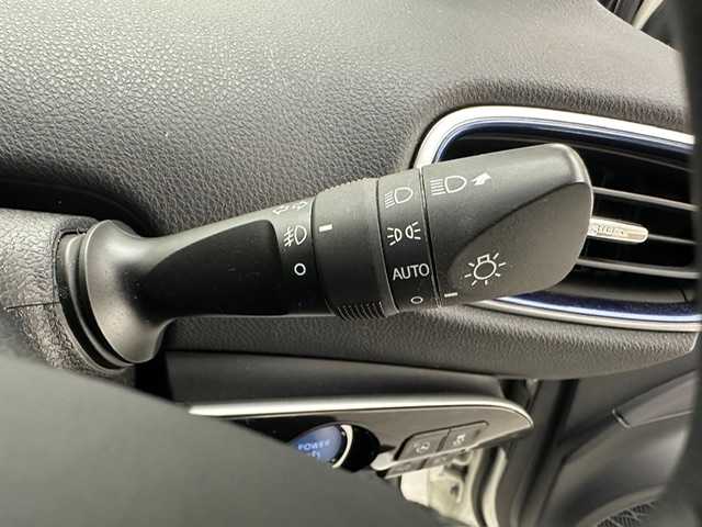 トヨタ プリウス A ツーリングセレクション 兵庫県 2018(平30)年 5.4万km ホワイトパールクリスタルシャイン ワンオーナー/社外メモリナビ/フルセグ CD DVD BT MSV/バックカメラ/レーダークルーズコントロール/プリクラッシュセーフティー/LDA/BSN/HUD/クリアランスソナー/パーキングアシスト/レザーシート/シートヒーター/ETC/LEDヘッドライト/LEDフォグライト/オートライト/オートハイビーム/モデリスタエアロ/スマートキー/スペアキー
