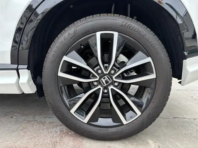 ホンダ ヴェゼル ハイブリッド e:HEV Z 京都府 2023(令5)年 1万km プラチナホワイトパール ワンオーナー/禁煙車/9966キロ/純正ナビ(MuSic rock)有りCD/DVD再生可能/Bluetooth/純正ドライブレコーダー前後/バックカメラ/レーダークルーズ/無限エアロ/USB/シートヒーター/シートカバー/ETC/フルセグTV/スマートキー2個/ブラインドスポット/ステアリングヒーター/保証書/説明書