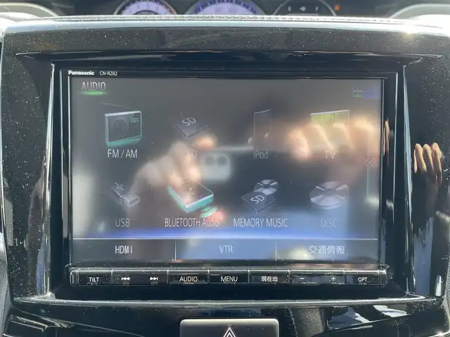 スズキ ソリオ 富山県 2017(平29)年 6.4万km ファーベントレッド 社外８インチナビ／/フルセグＴＶ／/Ｂｌｕｅｔｏｏｔｈ／/ＤＶＤ再生／/両側パワースライドドア／/スマートキー／/シートヒーター／/ＬＥＤオートライト／/フォグライト／