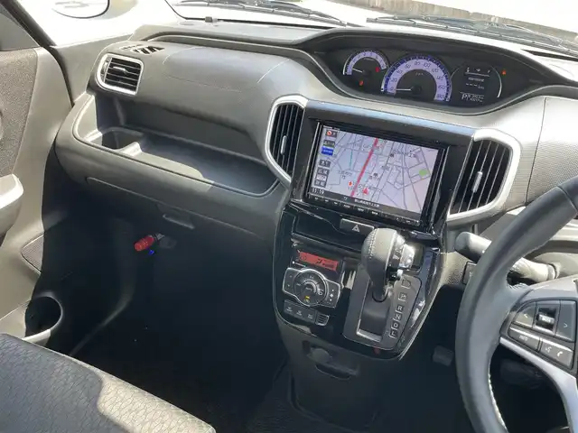 スズキ ソリオ 富山県 2017(平29)年 6.4万km ファーベントレッド 社外８インチナビ／/フルセグＴＶ／/Ｂｌｕｅｔｏｏｔｈ／/ＤＶＤ再生／/両側パワースライドドア／/スマートキー／/シートヒーター／/ＬＥＤオートライト／/フォグライト／