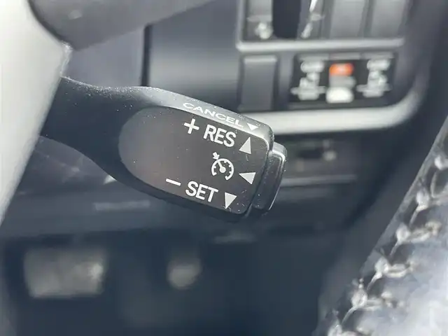 トヨタ ヴォクシー ZS 煌 東京都 2018(平30)年 2.7万km ホワイトパールクリスタルシャイン 純正ナビ【NSZN-Z68T】/　（フルセグ/CD/DVD/Bluetooth）/純正フリップダウンモニター【V12T-R68C】/バックカメラ/クルーズコントロール/横滑り防止装置/レーンキープアシスト/プリクラッシュセーフティ/ETC/両側パワースライドドア/前方ドライブレコーダー/純正ドアバイザー/フォグライト/スマートキー/純正16インチアルミホイール