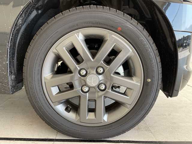 三菱 デリカミニ T プレミアム 愛知県 2025(令7)年 0.1千km アメジストブラック 届出済未使用車/純正9型ディスプレイオーディオナビ　機能なし/マイパイロット/両側パワースライドドア/ハンズフリースライドドア/レーダークルーズコントロール/シートヒーター/コーナーセンサー/純正アルミホイール/ルーフレール/４ＷＤ/LEDヘッドライト/パドルシフト/サイドデカール/ステアリングヒーター/ダウンヒルアシストコントロール/オートマチックハイビーム/衝突軽減システム/Bluetooth/ステアリングスイッチ/スマートキー/プッシュスタート