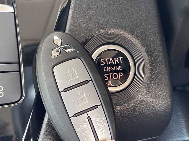 三菱 デリカミニ T プレミアム 愛知県 2025(令7)年 0.1千km アメジストブラック 届出済未使用車/純正9型ディスプレイオーディオナビ　機能なし/マイパイロット/両側パワースライドドア/ハンズフリースライドドア/レーダークルーズコントロール/シートヒーター/コーナーセンサー/純正アルミホイール/ルーフレール/４ＷＤ/LEDヘッドライト/パドルシフト/サイドデカール/ステアリングヒーター/ダウンヒルアシストコントロール/オートマチックハイビーム/衝突軽減システム/Bluetooth/ステアリングスイッチ/スマートキー/プッシュスタート