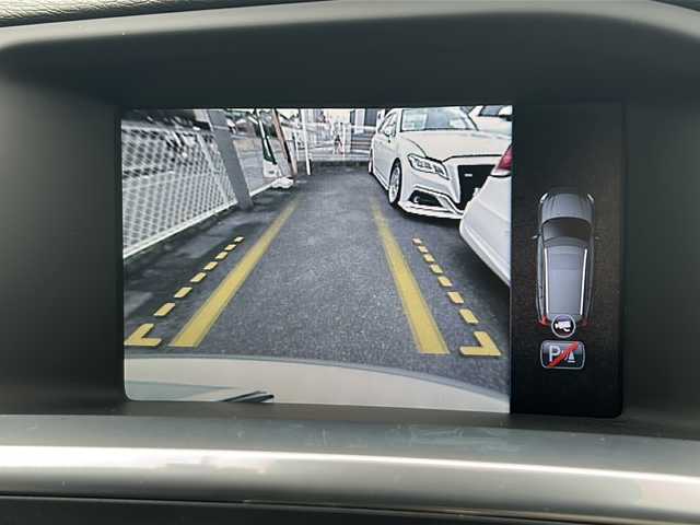 ボルボ Ｖ６０ T4 愛知県 2014(平26)年 9.4万km ブライトシルバーM /禁煙車/ワンオーナー//純正ナビ・フルセグTV//ETC/バックカメラ//黒革シート//シティセーフティ//ACC/BLIS//LDW/RSI//パークアシスト//前席シートヒーター//運転席パワーシート//パドルシフト//ハンドルヒーター//ルーフレール//純正１７インチアルミ//電動格納ミラーウインカー//ステアスイッチ//ドアバイザー/フロアマット//新車保証書/取扱説明書//スペアキー×１