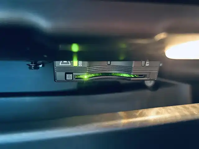 ジャガー Ｆペース プレステージ 大阪府 2018(平30)年 4.3万km 青 サンルーフ/MERIDIANサウンド/純正ナビ/TV/360度カメラ/純正19インチAW/LEDヘッドライト/ACC/ブラインドスポット/クリアランスソナー/電動リアゲート/ルーフレール/レザーシート/パワーシート/Dシートメモリ/シートヒーター/パドルシフト