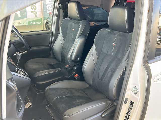 トヨタ ノア Si GRスポーツ 愛媛県 2019(令1)年 3.6万km ホワイトパールクリスタルシャイン 純正ナビ(フルセグTV/CD/DVD/AM・FM/BT)/バックカメラ/ビルトインETC/前方ドラレコ/ToyotaSafetySenseC/・プリクラッシュセーフティシステム/・レーンディパーチャーアラート/・オートマチックハイビーム/先行車発進告知機能/クルーズコントロール/両側パワースライドドア/GRフロアマット/アルミペダル/純正18インチアルミホイール/スペアキー