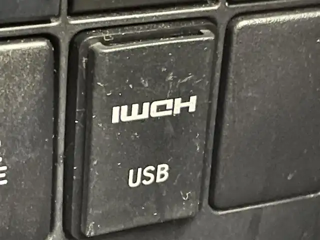 トヨタ ランドクルーザー プラド TX 群馬県 2017(平29)年 8.5万km ホワイトパールクリスタルシャイン ＡＬＰＩＮＥ９インチナビ　バックカメラ　レーダークルーズコントロール　ＬＥＤ　ＡＨＢ　ＲＡＹＳ１８インチアルミホイール　ステアリングリモコン　クリアランスソナー　スマートキー　ＥＴＣ　禁煙車