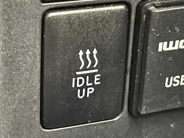 トヨタ ランドクルーザー プラド TX 群馬県 2017(平29)年 8.5万km ホワイトパールクリスタルシャイン ＡＬＰＩＮＥ９インチナビ　バックカメラ　レーダークルーズコントロール　ＬＥＤ　ＡＨＢ　ＲＡＹＳ１８インチアルミホイール　ステアリングリモコン　クリアランスソナー　スマートキー　ＥＴＣ　禁煙車