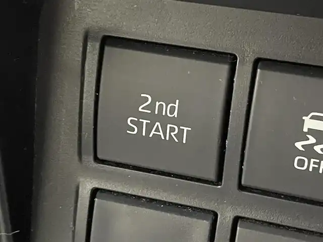 トヨタ ランドクルーザー プラド TX 群馬県 2017(平29)年 8.5万km ホワイトパールクリスタルシャイン ＡＬＰＩＮＥ９インチナビ　バックカメラ　レーダークルーズコントロール　ＬＥＤ　ＡＨＢ　ＲＡＹＳ１８インチアルミホイール　ステアリングリモコン　クリアランスソナー　スマートキー　ＥＴＣ　禁煙車