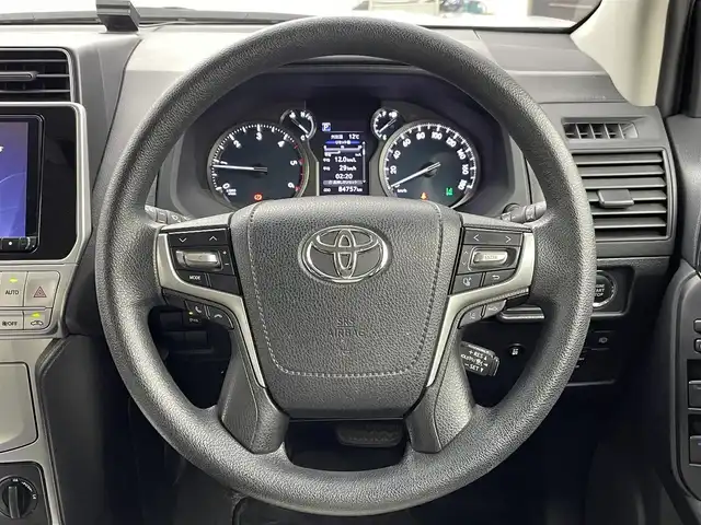 トヨタ ランドクルーザー プラド TX 群馬県 2017(平29)年 8.5万km ホワイトパールクリスタルシャイン ＡＬＰＩＮＥ９インチナビ　バックカメラ　レーダークルーズコントロール　ＬＥＤ　ＡＨＢ　ＲＡＹＳ１８インチアルミホイール　ステアリングリモコン　クリアランスソナー　スマートキー　ＥＴＣ　禁煙車