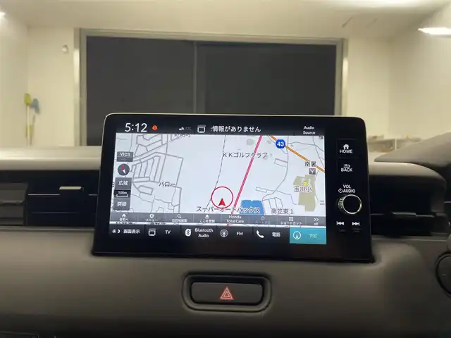 ホンダ ヴェゼル ハイブリッド e:HEV Z 滋賀県 2025(令7)年 0.1千km プラチナホワイトパール 純正9インチナビ/【Bluetooth/USB/Apple CarPlay/Android Auto/フルセグTV】/ハーフレザーシート/バックカメラ/ホンダセンシング/・衝突軽減ブレーキ/・先行車発進お知らせ機能/・歩行者事故低減ステアリング/・路外逸脱抑制機能/・標識認識機能/・渋滞追従機能付アダプティブクルーズコントロール/・車線維持支援システム（LKAS）/・トラフィックジャムアシスト（渋滞運転支援機能）/・ブラインドスポットインフォメーション/・誤発進抑制機能/・後方誤発進抑制機能/・近距離衝突軽減ブレーキ/・急アクセル抑制機能/・パーキングセンサーシステム/・後退出庫サポート/・オートハイビーム/・アダプティブドライビングビーム/LEDヘッドライト/クリアランスソナー/ヒルディセントコントロール/D/Nシートヒーター/ワイヤレス充電/ステアリングヒーター/ビルトインETC2.0/電動パーキングブレーキ/オートブレーキホールド/パワーバックドア/パドルシフト/プッシュスタート/スマートキー/ステアリングリモコン