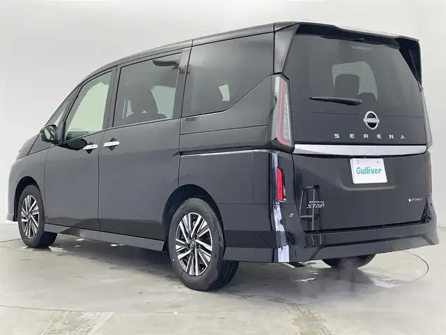 日産 セレナ e－パワー ハイウェイスター V 富山県 2025(令7)年 0.1千km ダイヤモンドブラック 純正12.3型ナビ（AM/FM/BT/USB/HDMI）/フルセグTV/全方位カメラ/純正後席モニター/前後ドライブレコーダー/ETC2.0/デジタルインナーミラー/両側パワースライドドア/衝突被害軽減システム/レーダークルーズコントロール/レーンキープアシスト/コーナーセンサー/横滑り防止装置/アイドリングストップ/純正アルミホイール/オートLEDライト/オートマチックハイビーム/フォグライト/ブラインドスポットモニター/オートホールド付電子パーキング/革巻きステアリング/ステアリングスイッチ/スマートキー/スペアキー