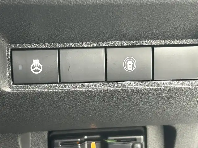 日産 オーラ G FOUR レザーエディション 道央・札幌 2023(令5)年 0.4万km ブリリアントシルバー ・４WD/・ワンオーナー/・カロッツェリア８インチナビ/　CD/DVD/SD/USB/BT/フルセグTV/・アラウンドビューモニター/・インテリジェントルームミラー/・ナビ連動ドライブレコーダー前後/・ビルトインETC/・エマージェンシーブレーキ/・レーンキープアシスト/・後側方車両検知警報（BSW）/・ブラインドスポットモニター（BSM）/・速度標識表示/・電動パーキング/・EVモード/・DRIVEモード/・ブレーキオートホールド/・レザーシート/・D+N席シートヒーター/・ステアリングヒーター/・オートマチックハイビーム/・オートライト/・LEDヘッドライト/・LEDフォグランプ/・ミラーウィンカー/・ドアバイザー/・純正フロアマット/・純正１７インチAW/・プッシュスタート/・スマートキー/・取/保