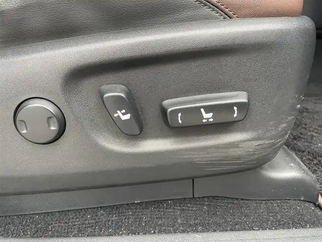 トヨタ ランドクルーザー プラド TXLパッケージ G－フロンティア 栃木県 2017(平29)年 7万km ホワイトパールクリスタルシャイン 【内装】/サンルーフ　/茶革シート　/前席パワーシート　/前席シートヒーター　/アルパイン 8型ナビ/CD/DVD/Blutooth/フルセグTV /バックカメラ　/アルパインフリップダウンモニター　/電動格納サードシート　/ドライブレコーダー/【外装】/モデリスタエアロ　/純正18インチアルミホイール　/サイドバイザー　