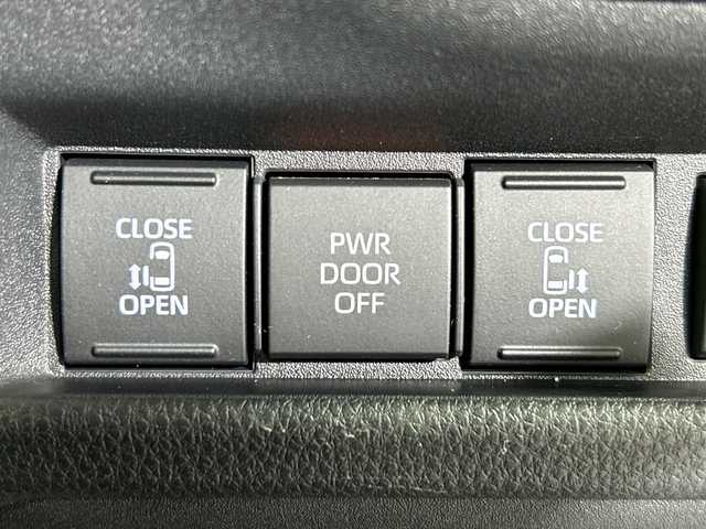 トヨタ シエンタ ハイブリッド Z 神奈川県 2024(令6)年 1.2万km プラチナホワイトパールマイカ 純正10.5型ディスプレイオーディオプラス/コネクトナビ/フルセグ　CD DVD/Bluetooth　USB　Miracast/トヨタチームメイト/パノラミックビューモニター/ハンズフリー両側電動スライドドア【サンシェード】/パーキングアシスト/AC100Vコンセント/セーフティセンス/アドバンストパーク/パーキングサポートブレーキ/プリクラッシュセーフティ/レーントレーシングアシスト/レーンディパーチャーアラート/レーダークルーズコントロール/アダブティブハイビーム/ロードサインアシスト/ドライバー異常時対応システム/プロアクティブドライビングアシスト/発進遅れ告知機能/ブラインドスポットモニター/革巻きステアリング/パワーステアリング/ステアリングヒーター/前席シートヒーター/純正ビルトインETC/EV/ECO/SPORTモード/プッシュスタート/スマートキー/LEDヘッドランプ/電格ウインカーミラー