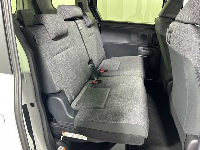 トヨタ シエンタ ハイブリッド Z 神奈川県 2024(令6)年 1.2万km プラチナホワイトパールマイカ 純正10.5型ディスプレイオーディオプラス/コネクトナビ/フルセグ　CD DVD/Bluetooth　USB　Miracast/トヨタチームメイト/パノラミックビューモニター/ハンズフリー両側電動スライドドア【サンシェード】/パーキングアシスト/AC100Vコンセント/セーフティセンス/アドバンストパーク/パーキングサポートブレーキ/プリクラッシュセーフティ/レーントレーシングアシスト/レーンディパーチャーアラート/レーダークルーズコントロール/アダブティブハイビーム/ロードサインアシスト/ドライバー異常時対応システム/プロアクティブドライビングアシスト/発進遅れ告知機能/ブラインドスポットモニター/革巻きステアリング/パワーステアリング/ステアリングヒーター/前席シートヒーター/純正ビルトインETC/EV/ECO/SPORTモード/プッシュスタート/スマートキー/LEDヘッドランプ/電格ウインカーミラー