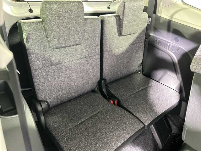 トヨタ シエンタ ハイブリッド Z 神奈川県 2024(令6)年 1.2万km プラチナホワイトパールマイカ 純正10.5型ディスプレイオーディオプラス/コネクトナビ/フルセグ　CD DVD/Bluetooth　USB　Miracast/トヨタチームメイト/パノラミックビューモニター/ハンズフリー両側電動スライドドア【サンシェード】/パーキングアシスト/AC100Vコンセント/セーフティセンス/アドバンストパーク/パーキングサポートブレーキ/プリクラッシュセーフティ/レーントレーシングアシスト/レーンディパーチャーアラート/レーダークルーズコントロール/アダブティブハイビーム/ロードサインアシスト/ドライバー異常時対応システム/プロアクティブドライビングアシスト/発進遅れ告知機能/ブラインドスポットモニター/革巻きステアリング/パワーステアリング/ステアリングヒーター/前席シートヒーター/純正ビルトインETC/EV/ECO/SPORTモード/プッシュスタート/スマートキー/LEDヘッドランプ/電格ウインカーミラー