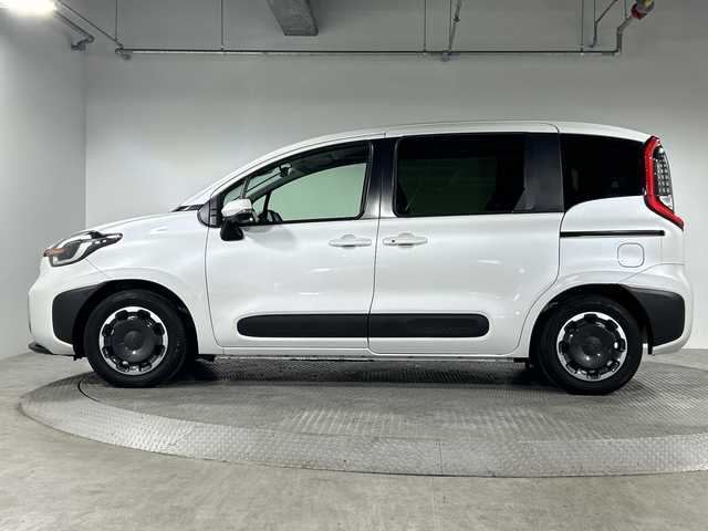 トヨタ シエンタ ハイブリッド Z 神奈川県 2024(令6)年 1.2万km プラチナホワイトパールマイカ 純正10.5型ディスプレイオーディオプラス/コネクトナビ/フルセグ　CD DVD/Bluetooth　USB　Miracast/トヨタチームメイト/パノラミックビューモニター/ハンズフリー両側電動スライドドア【サンシェード】/パーキングアシスト/AC100Vコンセント/セーフティセンス/アドバンストパーク/パーキングサポートブレーキ/プリクラッシュセーフティ/レーントレーシングアシスト/レーンディパーチャーアラート/レーダークルーズコントロール/アダブティブハイビーム/ロードサインアシスト/ドライバー異常時対応システム/プロアクティブドライビングアシスト/発進遅れ告知機能/ブラインドスポットモニター/革巻きステアリング/パワーステアリング/ステアリングヒーター/前席シートヒーター/純正ビルトインETC/EV/ECO/SPORTモード/プッシュスタート/スマートキー/LEDヘッドランプ/電格ウインカーミラー