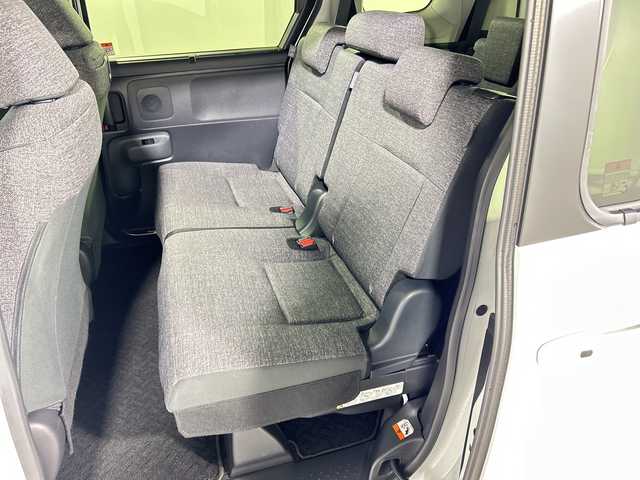 トヨタ シエンタ ハイブリッド Z 神奈川県 2024(令6)年 1.2万km プラチナホワイトパールマイカ 純正10.5型ディスプレイオーディオプラス/コネクトナビ/フルセグ　CD DVD/Bluetooth　USB　Miracast/トヨタチームメイト/パノラミックビューモニター/ハンズフリー両側電動スライドドア【サンシェード】/パーキングアシスト/AC100Vコンセント/セーフティセンス/アドバンストパーク/パーキングサポートブレーキ/プリクラッシュセーフティ/レーントレーシングアシスト/レーンディパーチャーアラート/レーダークルーズコントロール/アダブティブハイビーム/ロードサインアシスト/ドライバー異常時対応システム/プロアクティブドライビングアシスト/発進遅れ告知機能/ブラインドスポットモニター/革巻きステアリング/パワーステアリング/ステアリングヒーター/前席シートヒーター/純正ビルトインETC/EV/ECO/SPORTモード/プッシュスタート/スマートキー/LEDヘッドランプ/電格ウインカーミラー