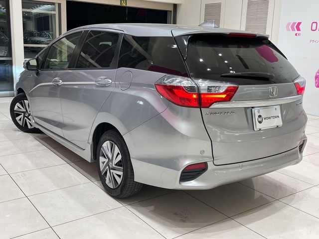 ホンダ シャトル ハイブリッド X ホンダセンシング 埼玉県 2017(平29)年 2.8万km ルナシルバーM ホンダセンシング/社外ナビ/　　CD/DVD/BD/BT/フルセグTV/バックカメラ/アダプティブクルーズコントロール/LEDオートライト/ハーフレザーシート/シートヒーター/パドルシフト/ETC/禁煙車