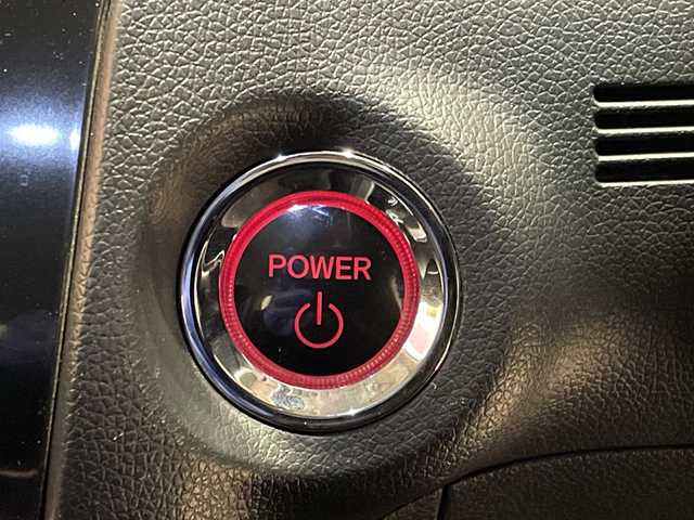 ホンダ シャトル ハイブリッド X ホンダセンシング 埼玉県 2017(平29)年 2.8万km ルナシルバーM ホンダセンシング/社外ナビ/　　CD/DVD/BD/BT/フルセグTV/バックカメラ/アダプティブクルーズコントロール/LEDオートライト/ハーフレザーシート/シートヒーター/パドルシフト/ETC/禁煙車