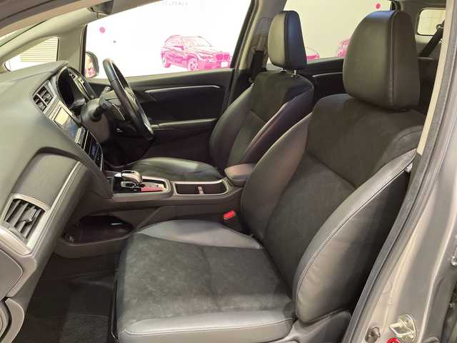 ホンダ シャトル ハイブリッド X ホンダセンシング 埼玉県 2017(平29)年 2.8万km ルナシルバーM ホンダセンシング/社外ナビ/　　CD/DVD/BD/BT/フルセグTV/バックカメラ/アダプティブクルーズコントロール/LEDオートライト/ハーフレザーシート/シートヒーター/パドルシフト/ETC/禁煙車