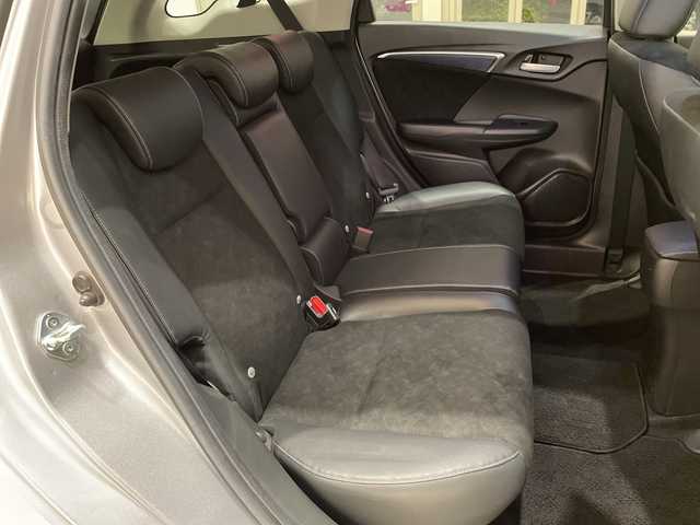 ホンダ シャトル ハイブリッド X ホンダセンシング 埼玉県 2017(平29)年 2.8万km ルナシルバーM ホンダセンシング/社外ナビ/　　CD/DVD/BD/BT/フルセグTV/バックカメラ/アダプティブクルーズコントロール/LEDオートライト/ハーフレザーシート/シートヒーター/パドルシフト/ETC/禁煙車