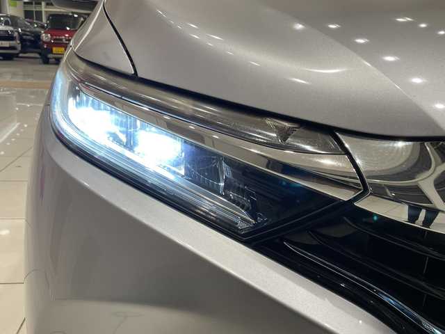 ホンダ シャトル ハイブリッド X ホンダセンシング 埼玉県 2017(平29)年 2.8万km ルナシルバーM ホンダセンシング/社外ナビ/　　CD/DVD/BD/BT/フルセグTV/バックカメラ/アダプティブクルーズコントロール/LEDオートライト/ハーフレザーシート/シートヒーター/パドルシフト/ETC/禁煙車