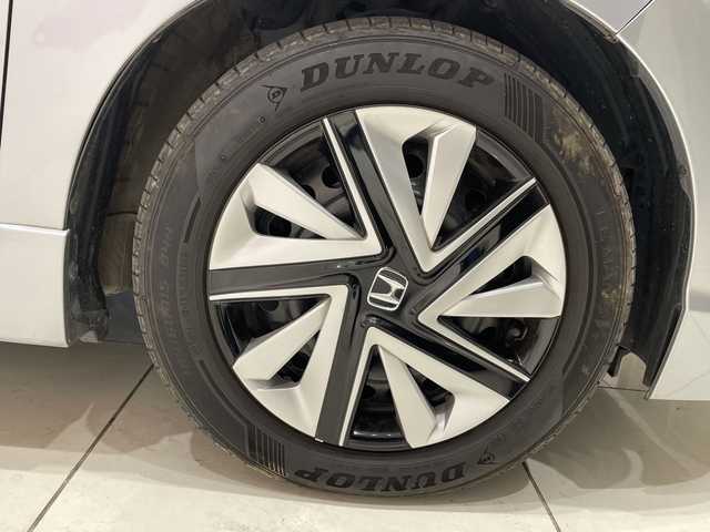 ホンダ シャトル ハイブリッド X ホンダセンシング 埼玉県 2017(平29)年 2.8万km ルナシルバーM ホンダセンシング/社外ナビ/　　CD/DVD/BD/BT/フルセグTV/バックカメラ/アダプティブクルーズコントロール/LEDオートライト/ハーフレザーシート/シートヒーター/パドルシフト/ETC/禁煙車