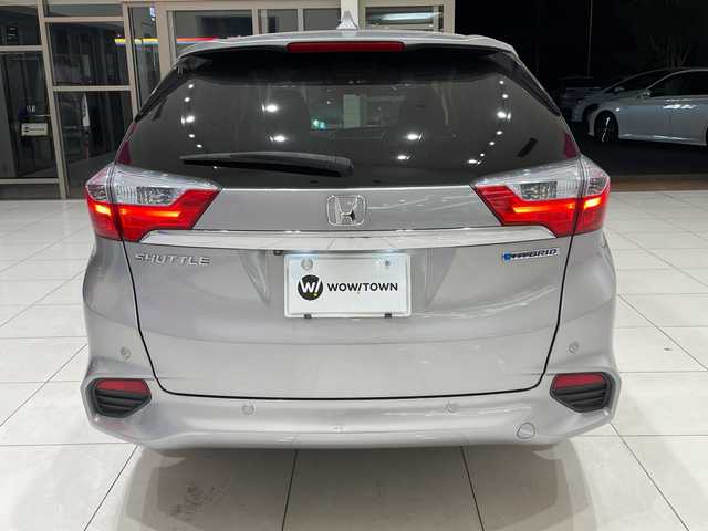 ホンダ シャトル ハイブリッド X ホンダセンシング 埼玉県 2017(平29)年 2.8万km ルナシルバーM ホンダセンシング/社外ナビ/　　CD/DVD/BD/BT/フルセグTV/バックカメラ/アダプティブクルーズコントロール/LEDオートライト/ハーフレザーシート/シートヒーター/パドルシフト/ETC/禁煙車