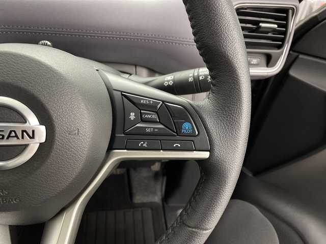 日産 セレナ e－パワー ハイウェイスター V 鹿児島県 2022(令4)年 2.8万km ダークメタルグレー ワンオーナー/純正ナビ/(BT/CD/DVD/AM/FM/フルセグTV)/アラウンドビューモニター/ドライブレコーダー/デジタルインナーミラー/両側パワースライドドア/プロパイロット/エマージェンシーブレーキ/ETC/前後コーナーセンサー/ブラインドスポットモニター/電動パーキングブレーキ/ステアリングリモコン/LEDヘッドライト/オートホールド/純正15インチアルミホイール/純正フロアマット/アイドリングストップ/保証書/取扱説明書