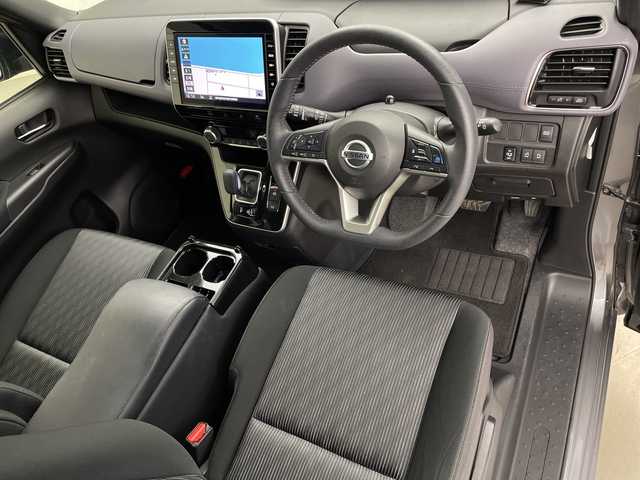 日産 セレナ e－パワー ハイウェイスター V 鹿児島県 2022(令4)年 2.8万km ダークメタルグレー ワンオーナー/純正ナビ/(BT/CD/DVD/AM/FM/フルセグTV)/アラウンドビューモニター/ドライブレコーダー/デジタルインナーミラー/両側パワースライドドア/プロパイロット/エマージェンシーブレーキ/ETC/前後コーナーセンサー/ブラインドスポットモニター/電動パーキングブレーキ/ステアリングリモコン/LEDヘッドライト/オートホールド/純正15インチアルミホイール/純正フロアマット/アイドリングストップ/保証書/取扱説明書