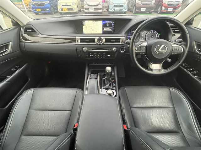 レクサス ＧＳ 300h Iパッケージ 千葉県 2016(平28)年 7.1万km ソニッククォーツ ワンオーナー/純正ナビ/地デジTV/バックカメラ/純正アルミホイール/前後クリアランスソナー/レーダーブレーキサポート/レーダーブレーキサポート/LEDヘッドライト/オートライト/オートマチックハイビーム/パドルシフト/LEDウォッシャー/ステアリングスイッチ/ステアリングヒーター/メモリーシート/レザーシート/シートヒーター（前席）/シートベンチレーション（前席）/電子制御パーキングブレーキ/追従機能付きクルーズコントロール/前方ドライブレコーダー/スペアキー（2本）/横滑り防止装置/保証書/取扱説明書/純正フロアマット