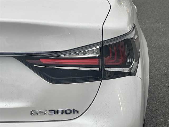 レクサス ＧＳ 300h Iパッケージ 千葉県 2016(平28)年 7.1万km ソニッククォーツ ワンオーナー/純正ナビ/地デジTV/バックカメラ/純正アルミホイール/前後クリアランスソナー/レーダーブレーキサポート/レーダーブレーキサポート/LEDヘッドライト/オートライト/オートマチックハイビーム/パドルシフト/LEDウォッシャー/ステアリングスイッチ/ステアリングヒーター/メモリーシート/レザーシート/シートヒーター（前席）/シートベンチレーション（前席）/電子制御パーキングブレーキ/追従機能付きクルーズコントロール/前方ドライブレコーダー/スペアキー（2本）/横滑り防止装置/保証書/取扱説明書/純正フロアマット