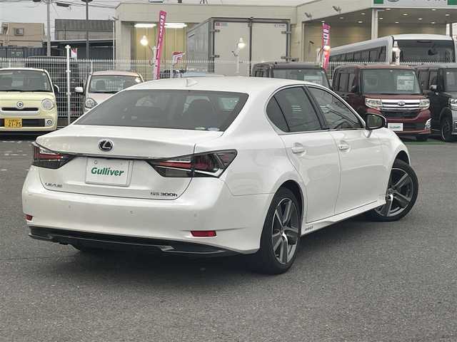 レクサス ＧＳ 300h Iパッケージ 千葉県 2016(平28)年 7.1万km ソニッククォーツ ワンオーナー/純正ナビ/地デジTV/バックカメラ/純正アルミホイール/前後クリアランスソナー/レーダーブレーキサポート/レーダーブレーキサポート/LEDヘッドライト/オートライト/オートマチックハイビーム/パドルシフト/LEDウォッシャー/ステアリングスイッチ/ステアリングヒーター/メモリーシート/レザーシート/シートヒーター（前席）/シートベンチレーション（前席）/電子制御パーキングブレーキ/追従機能付きクルーズコントロール/前方ドライブレコーダー/スペアキー（2本）/横滑り防止装置/保証書/取扱説明書/純正フロアマット