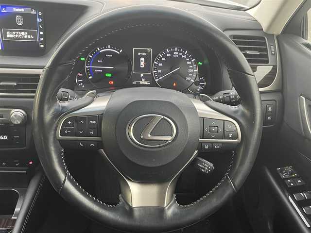 レクサス ＧＳ 300h Iパッケージ 千葉県 2016(平28)年 7.1万km ソニッククォーツ ワンオーナー/純正ナビ/地デジTV/バックカメラ/純正アルミホイール/前後クリアランスソナー/レーダーブレーキサポート/レーダーブレーキサポート/LEDヘッドライト/オートライト/オートマチックハイビーム/パドルシフト/LEDウォッシャー/ステアリングスイッチ/ステアリングヒーター/メモリーシート/レザーシート/シートヒーター（前席）/シートベンチレーション（前席）/電子制御パーキングブレーキ/追従機能付きクルーズコントロール/前方ドライブレコーダー/スペアキー（2本）/横滑り防止装置/保証書/取扱説明書/純正フロアマット