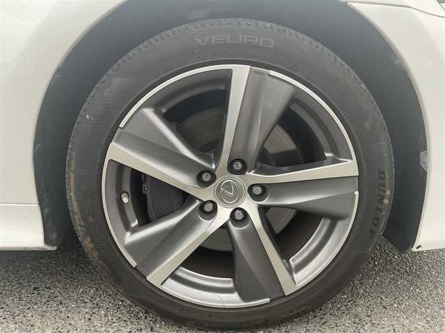 レクサス ＧＳ 300h Iパッケージ 千葉県 2016(平28)年 7.1万km ソニッククォーツ ワンオーナー/純正ナビ/地デジTV/バックカメラ/純正アルミホイール/前後クリアランスソナー/レーダーブレーキサポート/レーダーブレーキサポート/LEDヘッドライト/オートライト/オートマチックハイビーム/パドルシフト/LEDウォッシャー/ステアリングスイッチ/ステアリングヒーター/メモリーシート/レザーシート/シートヒーター（前席）/シートベンチレーション（前席）/電子制御パーキングブレーキ/追従機能付きクルーズコントロール/前方ドライブレコーダー/スペアキー（2本）/横滑り防止装置/保証書/取扱説明書/純正フロアマット