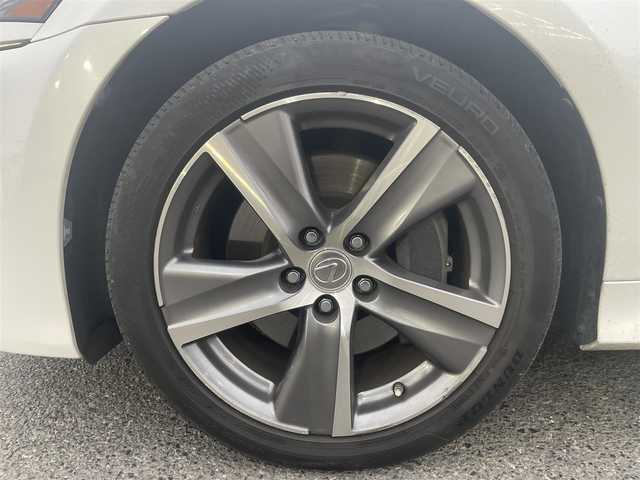 レクサス ＧＳ 300h Iパッケージ 千葉県 2016(平28)年 7.1万km ソニッククォーツ ワンオーナー/純正ナビ/地デジTV/バックカメラ/純正アルミホイール/前後クリアランスソナー/レーダーブレーキサポート/レーダーブレーキサポート/LEDヘッドライト/オートライト/オートマチックハイビーム/パドルシフト/LEDウォッシャー/ステアリングスイッチ/ステアリングヒーター/メモリーシート/レザーシート/シートヒーター（前席）/シートベンチレーション（前席）/電子制御パーキングブレーキ/追従機能付きクルーズコントロール/前方ドライブレコーダー/スペアキー（2本）/横滑り防止装置/保証書/取扱説明書/純正フロアマット