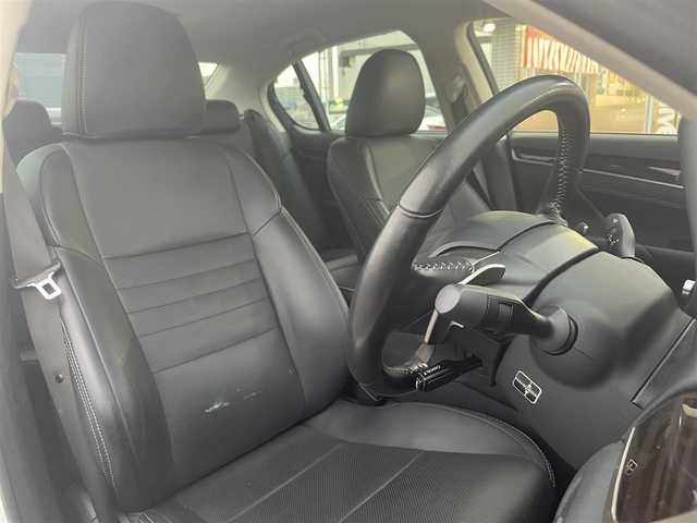 レクサス ＧＳ 300h Iパッケージ 千葉県 2016(平28)年 7.1万km ソニッククォーツ ワンオーナー/純正ナビ/地デジTV/バックカメラ/純正アルミホイール/前後クリアランスソナー/レーダーブレーキサポート/レーダーブレーキサポート/LEDヘッドライト/オートライト/オートマチックハイビーム/パドルシフト/LEDウォッシャー/ステアリングスイッチ/ステアリングヒーター/メモリーシート/レザーシート/シートヒーター（前席）/シートベンチレーション（前席）/電子制御パーキングブレーキ/追従機能付きクルーズコントロール/前方ドライブレコーダー/スペアキー（2本）/横滑り防止装置/保証書/取扱説明書/純正フロアマット