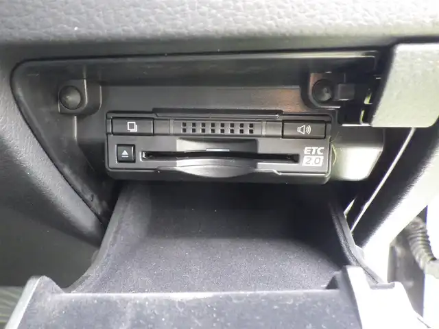 レクサス ＧＳ 300h Iパッケージ 千葉県 2016(平28)年 7.1万km ソニッククォーツ ワンオーナー/純正ナビ/地デジTV/バックカメラ/純正アルミホイール/前後クリアランスソナー/レーダーブレーキサポート/レーダーブレーキサポート/LEDヘッドライト/オートライト/オートマチックハイビーム/パドルシフト/LEDウォッシャー/ステアリングスイッチ/ステアリングヒーター/メモリーシート/レザーシート/シートヒーター（前席）/シートベンチレーション（前席）/電子制御パーキングブレーキ/追従機能付きクルーズコントロール/前方ドライブレコーダー/スペアキー（2本）/横滑り防止装置/保証書/取扱説明書/純正フロアマット