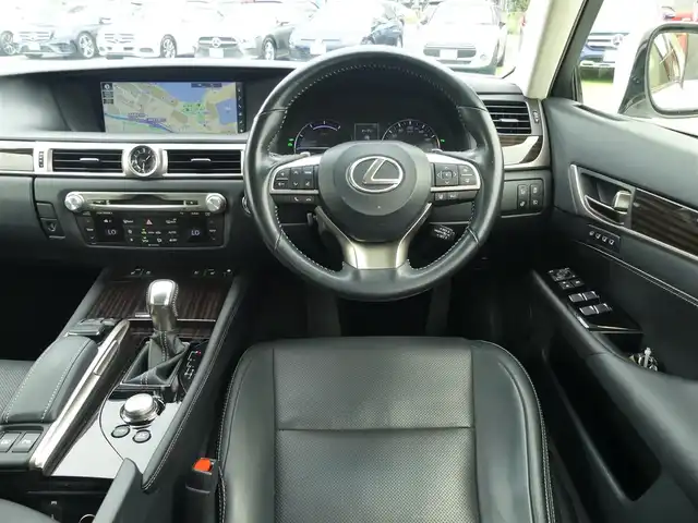 レクサス ＧＳ 300h Iパッケージ 千葉県 2016(平28)年 7.1万km ソニッククォーツ ワンオーナー/純正ナビ/地デジTV/バックカメラ/純正アルミホイール/前後クリアランスソナー/レーダーブレーキサポート/レーダーブレーキサポート/LEDヘッドライト/オートライト/オートマチックハイビーム/パドルシフト/LEDウォッシャー/ステアリングスイッチ/ステアリングヒーター/メモリーシート/レザーシート/シートヒーター（前席）/シートベンチレーション（前席）/電子制御パーキングブレーキ/追従機能付きクルーズコントロール/前方ドライブレコーダー/スペアキー（2本）/横滑り防止装置/保証書/取扱説明書/純正フロアマット