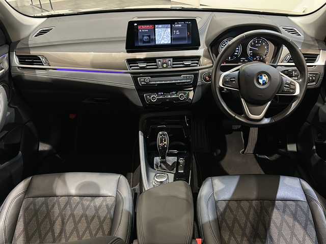 ＢＭＷ Ｘ１ sDrive 18i Xライン 新潟県 2019(令1)年 3.4万km サファイアブラックP コンフォートパッケージ/-オートマチックテールゲートオペレーション/-スライディングリヤシート/-電動フロントシート運転席メモリー機能付/純正HDDナビ/・BT/CD/DVD/ラジオ/リアビューカメラ/ドライビング・アシスト/-レーンディパーチャーウォーニング/-前車接近警告機能/-衝突回避・被害軽減ブレーキ/パークディスタンスコントロール/ライトpkg/ETC2.0/純正18インチアルミホイール/LEDヘッドライト