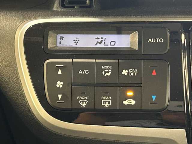 ホンダ Ｎ ＢＯＸ カスタム G Lパッケージ 静岡県 2016(平28)年 4.2万km スマートブラック (株)IDOMが運営する【じしゃロン浜松店】の自社ローン専用車両になりますこちらは現金またはオートローンご利用時の価格です。自社ローンご希望の方は別途その旨お申付け下さい/社外ナビ　/フルセグＴＶ　/Ｂｌｕｅｔｏｏｔｈ接続　/ＤＶＤ／ＣＤ　/バックカメラ　/ＥＴＣ　/両側パワースライドドア　/純正フロアマット　/純正アルミホイール　/ＨＩＤヘッドライト　/Ｗエアバッグ　/スマートキー