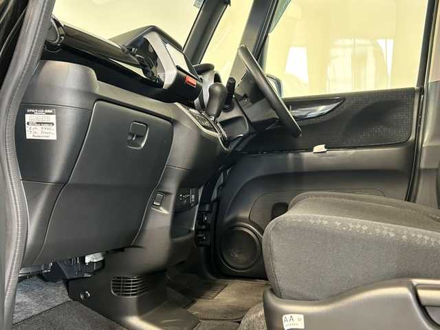 ホンダ Ｎ ＢＯＸ カスタム G Lパッケージ 静岡県 2016(平28)年 4.2万km スマートブラック (株)IDOMが運営する【じしゃロン浜松店】の自社ローン専用車両になりますこちらは現金またはオートローンご利用時の価格です。自社ローンご希望の方は別途その旨お申付け下さい/社外ナビ　/フルセグＴＶ　/Ｂｌｕｅｔｏｏｔｈ接続　/ＤＶＤ／ＣＤ　/バックカメラ　/ＥＴＣ　/両側パワースライドドア　/純正フロアマット　/純正アルミホイール　/ＨＩＤヘッドライト　/Ｗエアバッグ　/スマートキー