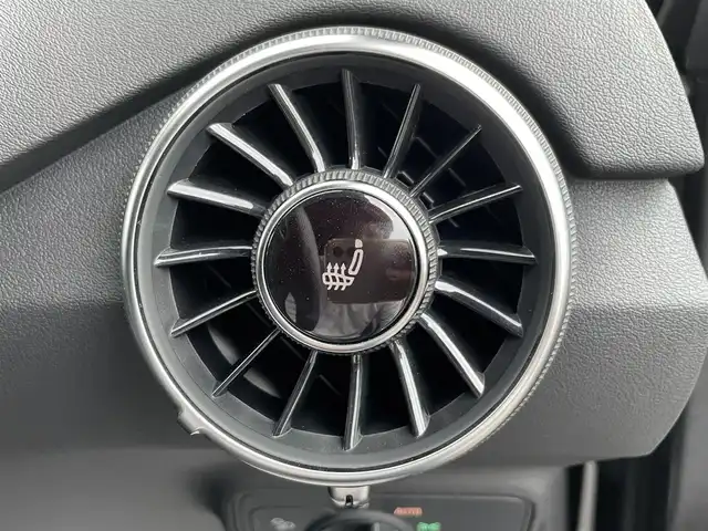 アウディ ＴＴクーペ 40TFSI 滋賀県 2019(令1)年 4.4万km デイトナグレーパールエフェクト Sラインパッケージ/・ヘッドライトウォッシャー/・LEDリヤダイナミックインディケーター/・Sライン18インチAW/・Sラインスポーツサスペンション/・Sライン専用シート(アルカンターラ/レザー)/・4ウェイランバーサポート/・Sラインインテリア/・Sラインエクステリア/マトリクスLEDヘッドライト/・アダプティブライト/コンフォートパッケージ/・シートヒーター(フロント)/・センターアームレスト/・アウディサイドアシスト/・アウディパーキングシステム(フロント/リヤ)/・リヤビューカメラ/・アウディホールドアシスト/バーチャルコックピット/MMIナビゲーション/・CarPlay/USB/BT/フルセグ/ETC2.0/ドラレコ/アドバンストキーシステム/パワーシート/レイン/ライトセンサー/自動防眩ルームミラー/ドライブセレクト/パドルシフト