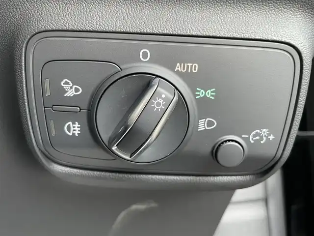 アウディ ＴＴクーペ 40TFSI 滋賀県 2019(令1)年 4.4万km デイトナグレーパールエフェクト Sラインパッケージ/・ヘッドライトウォッシャー/・LEDリヤダイナミックインディケーター/・Sライン18インチAW/・Sラインスポーツサスペンション/・Sライン専用シート(アルカンターラ/レザー)/・4ウェイランバーサポート/・Sラインインテリア/・Sラインエクステリア/マトリクスLEDヘッドライト/・アダプティブライト/コンフォートパッケージ/・シートヒーター(フロント)/・センターアームレスト/・アウディサイドアシスト/・アウディパーキングシステム(フロント/リヤ)/・リヤビューカメラ/・アウディホールドアシスト/バーチャルコックピット/MMIナビゲーション/・CarPlay/USB/BT/フルセグ/ETC2.0/ドラレコ/アドバンストキーシステム/パワーシート/レイン/ライトセンサー/自動防眩ルームミラー/ドライブセレクト/パドルシフト