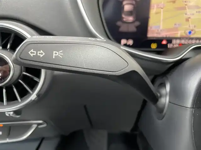 アウディ ＴＴクーペ 40TFSI 滋賀県 2019(令1)年 4.4万km デイトナグレーパールエフェクト Sラインパッケージ/・ヘッドライトウォッシャー/・LEDリヤダイナミックインディケーター/・Sライン18インチAW/・Sラインスポーツサスペンション/・Sライン専用シート(アルカンターラ/レザー)/・4ウェイランバーサポート/・Sラインインテリア/・Sラインエクステリア/マトリクスLEDヘッドライト/・アダプティブライト/コンフォートパッケージ/・シートヒーター(フロント)/・センターアームレスト/・アウディサイドアシスト/・アウディパーキングシステム(フロント/リヤ)/・リヤビューカメラ/・アウディホールドアシスト/バーチャルコックピット/MMIナビゲーション/・CarPlay/USB/BT/フルセグ/ETC2.0/ドラレコ/アドバンストキーシステム/パワーシート/レイン/ライトセンサー/自動防眩ルームミラー/ドライブセレクト/パドルシフト